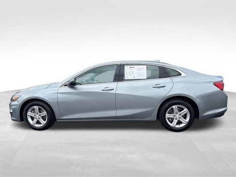 Used 2024 Chevrolet Malibu LT FWD image 2