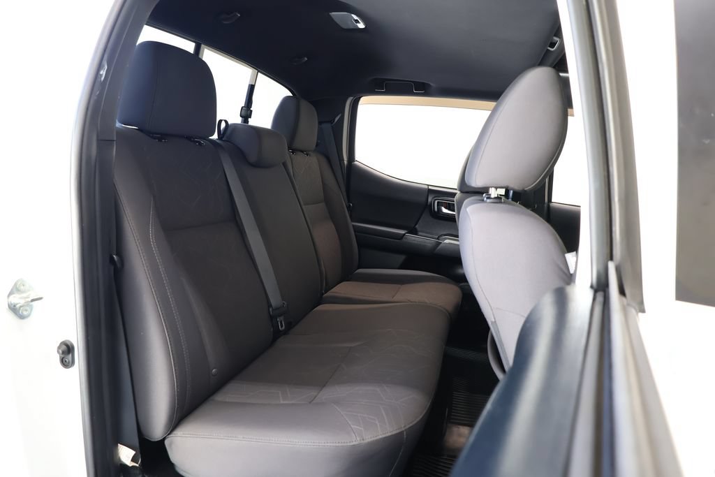 Used 2016 Toyota Tacoma TRD Sport AWD/4WD image 25