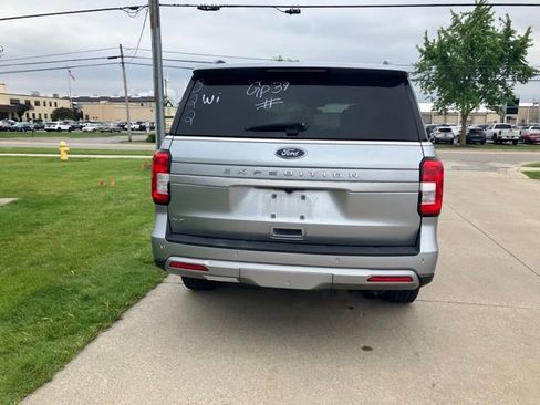 Used 2024 Ford Expedition XLT AWD/4WD image 6