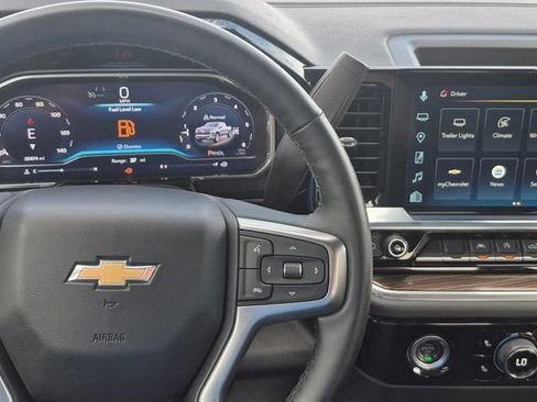 Used 2024 Chevrolet Silverado 1500 LT AWD/4WD image 88
