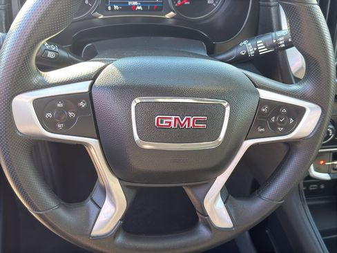 Used 2024 GMC Terrain SLE image 16
