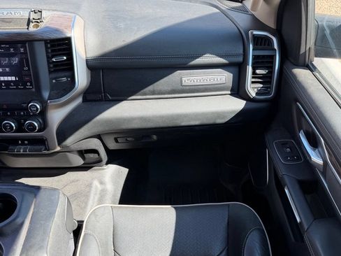 Used 2019 RAM 1500 Laramie AWD/4WD image 11