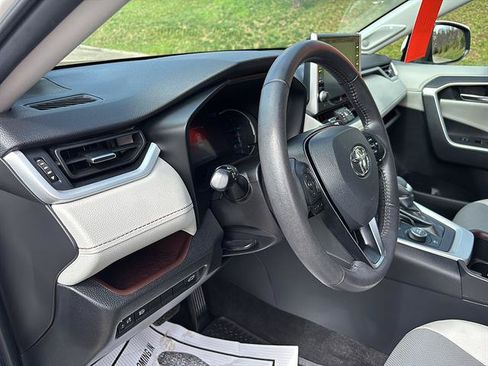 Used 2022 Toyota RAV4 Limited AWD/4WD image 13