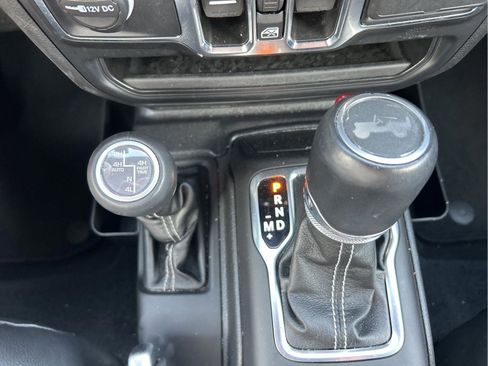 Used 2023 Jeep Wrangler Unlimited Sahara w/ Cold Weather Group image 18