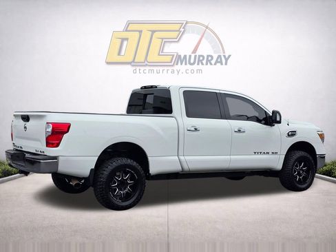 Used 2019 Nissan Titan SV AWD/4WD image 4