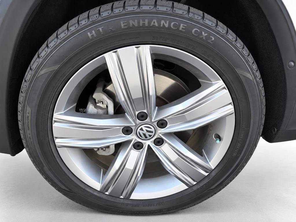 Used 2020 Volkswagen Tiguan SEL AWD/4WD image 19
