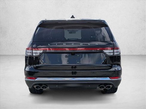Used 2025 Lincoln Aviator 2WD image 6