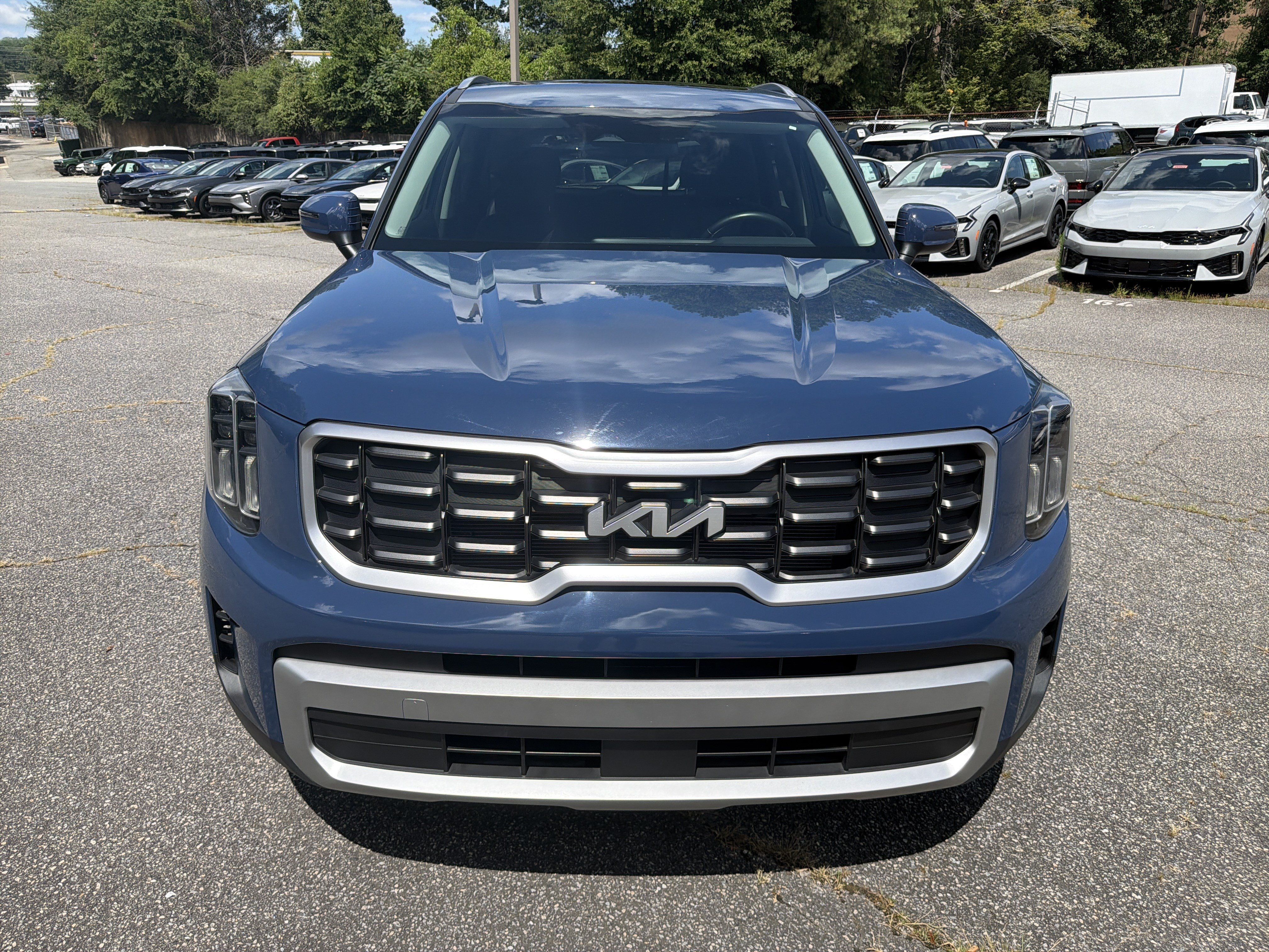 Certified 2023 Kia Telluride S w/ S Sunroof Package AWD/4WD image 2