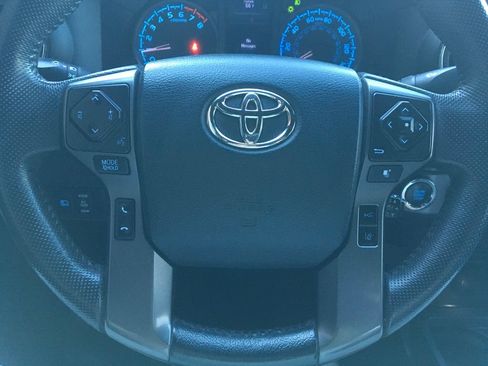 Used 2020 Toyota Tacoma TRD Off-Road AWD/4WD image 14