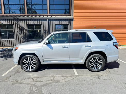Used 2018 Toyota 4Runner Limited AWD/4WD image 2