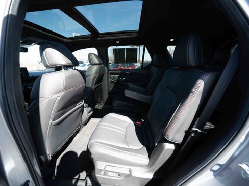 Certified 2025 Honda Pilot TrailSport image 23