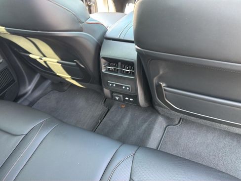 Used 2024 Jeep Wagoneer Launch Edition AWD/4WD image 36
