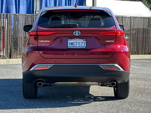 Used 2024 Toyota Venza Limited image 5