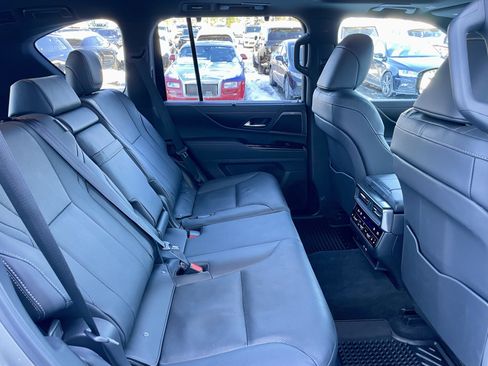 Used 2025 Lexus LX 600 4WD w/ Luxury Package image 31