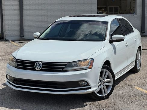 Used 2017 Volkswagen Jetta SEL FWD image 2