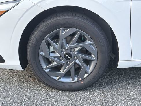New 2026 Hyundai Elantra Hybrid FWD image 13