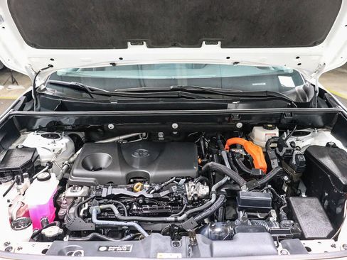 Certified 2024 Toyota RAV4 LE AWD/4WD image 28