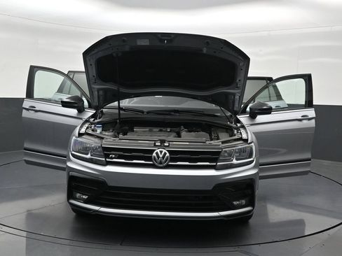Used 2021 Volkswagen Tiguan SE R-Line FWD image 36