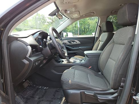 Used 2021 Chevrolet Traverse LS FWD image 13
