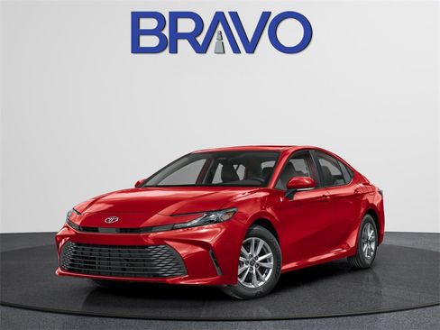 Used 2025 Toyota Camry SE image 1