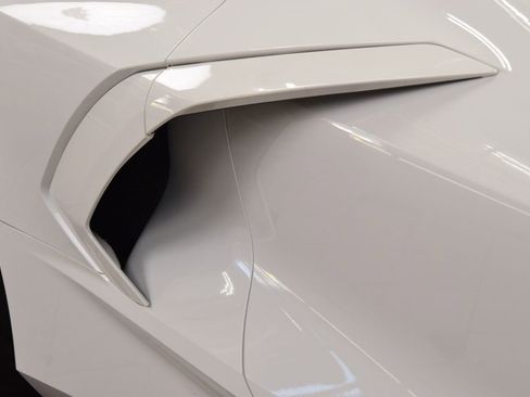 Used 2023 Chevrolet Corvette Stingray Preferred Conv w/ Z51 Performance Package RWD image 17