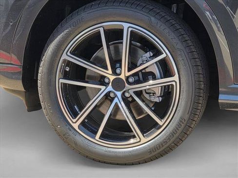 Used 2026 Audi Q5 Premium Plus AWD/4WD image 9