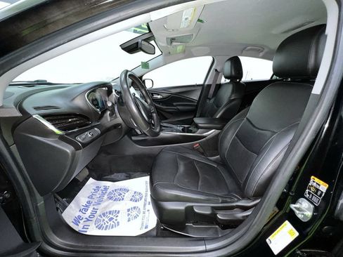Used 2017 Chevrolet Volt Premier w/ Driver Confidence II Package FWD image 17