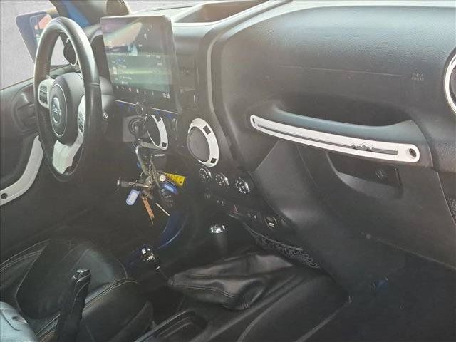 Used 2014 Jeep Wrangler Unlimited Sahara AWD/4WD image 20
