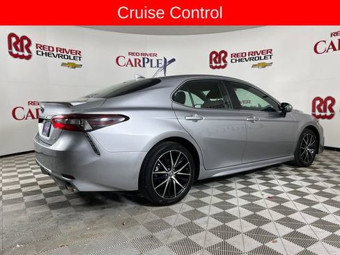 Used 2024 Toyota Camry SE image 8