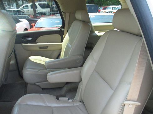 Used 2010 GMC Yukon Denali image 11