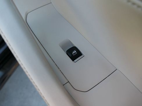 Used 2024 BMW X6 xDrive40i w/ Premium Package image 27