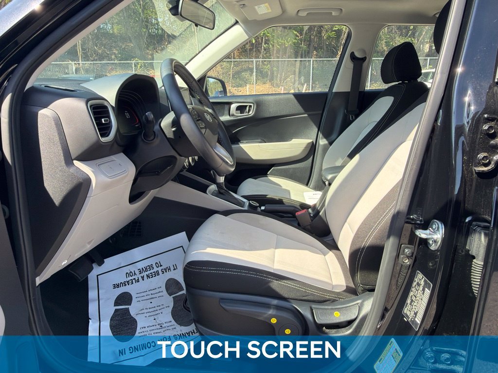 Used 2025 Hyundai Venue SEL FWD image 9
