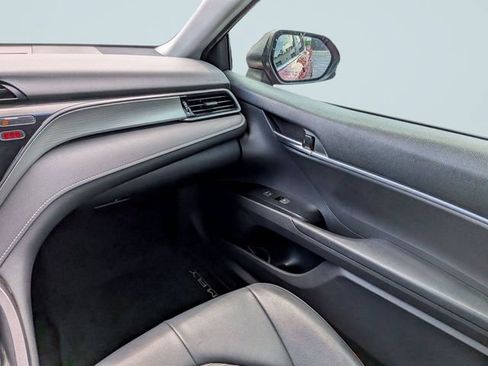 Used 2020 Toyota Camry SE FWD image 15