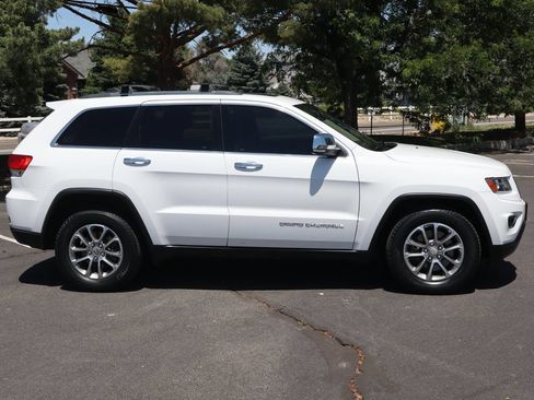 Used 2014 Jeep Grand Cherokee Limited w/ Trailer Tow Group IV AWD/4WD image 3