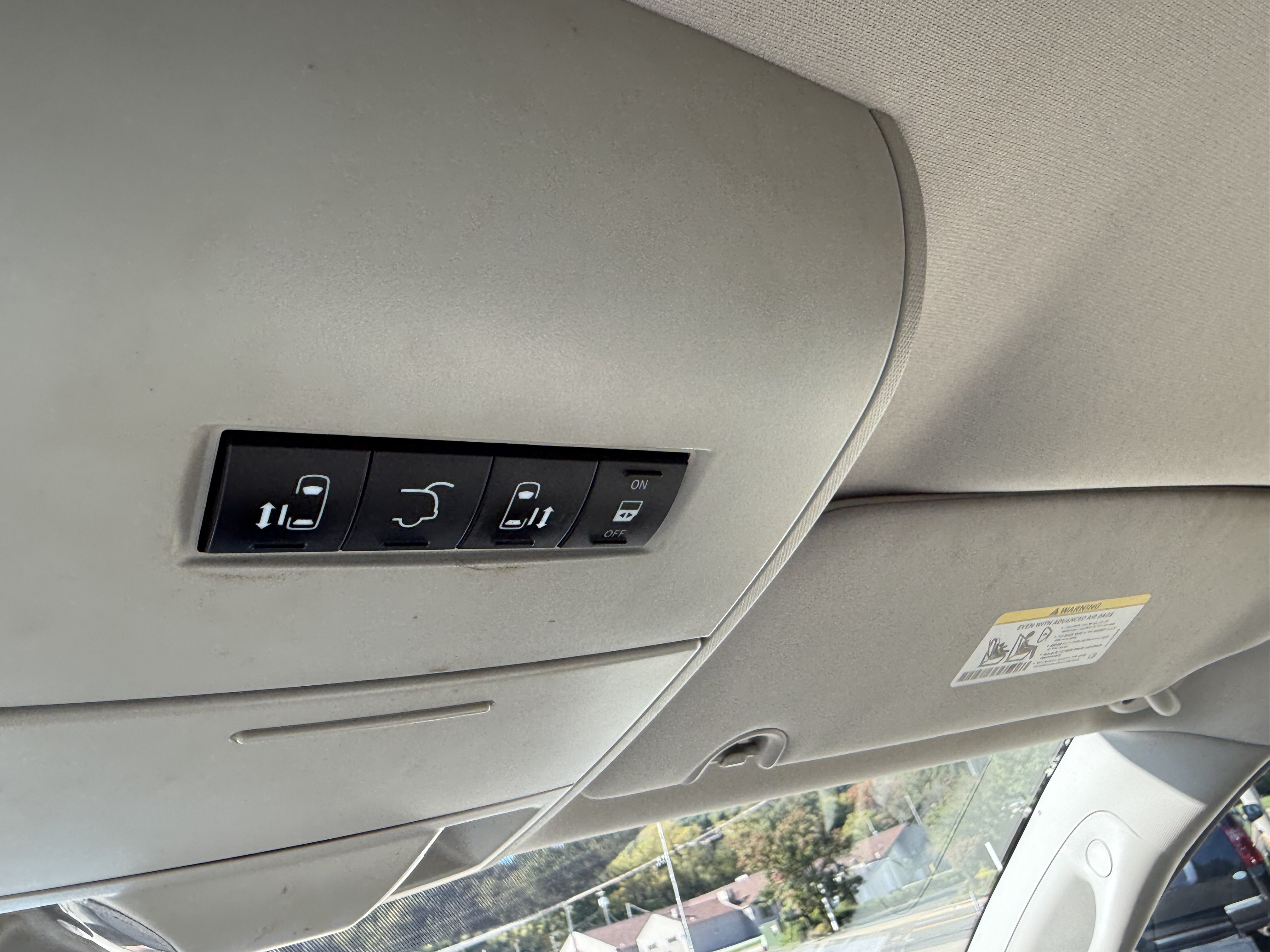 Used 2013 Dodge Grand Caravan SXT FWD image 22