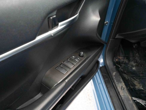 Used 2024 Toyota Camry SE image 7