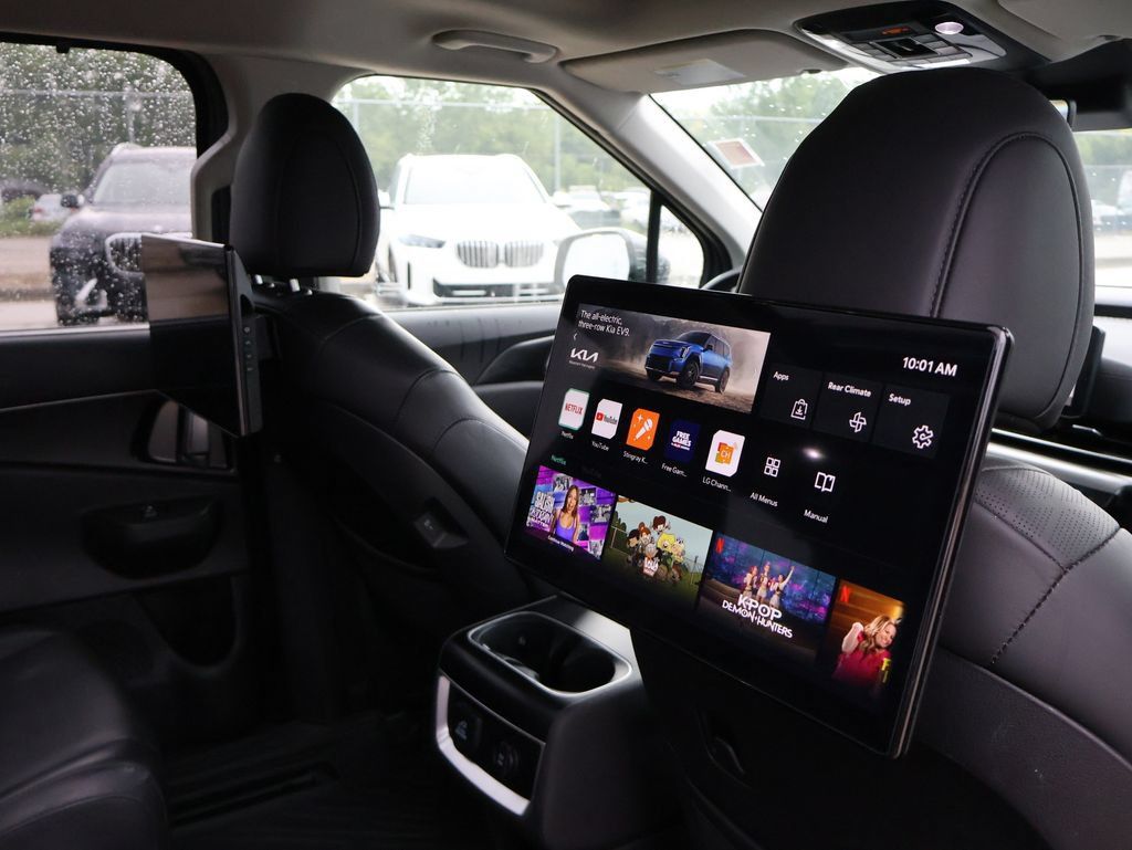 Used 2025 Kia Carnival SX FWD image 37