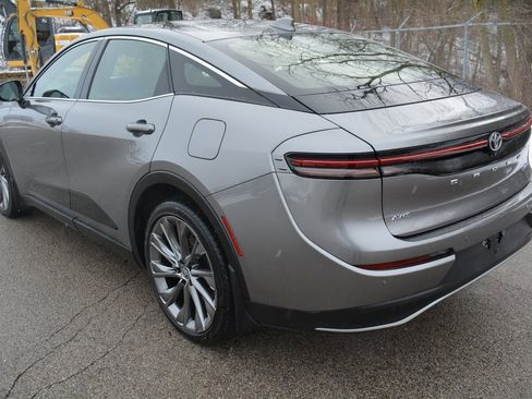 Used 2023 Toyota Crown Limited w/ Advanced Technology Package image 7