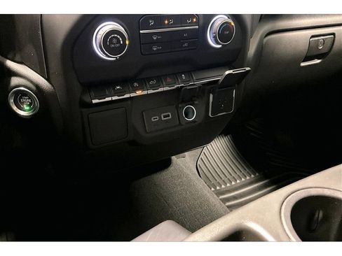 Used 2023 Chevrolet Silverado 1500 Custom image 32