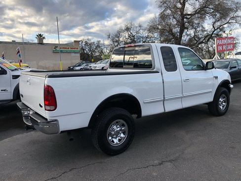 Used 1998 Ford F250 XLT image 2