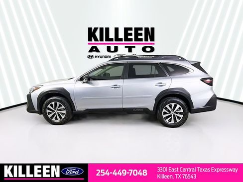 Used 2025 Subaru Outback Premium image 4