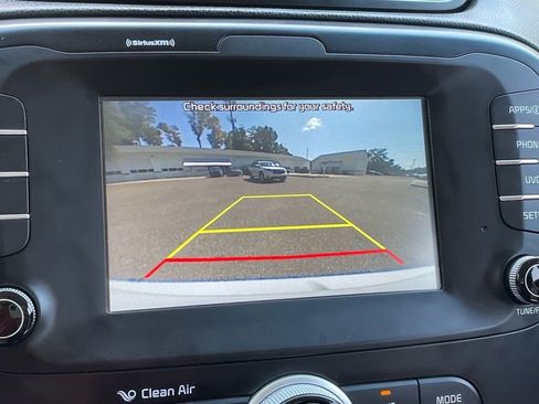 Used 2019 Kia Soul + image 15