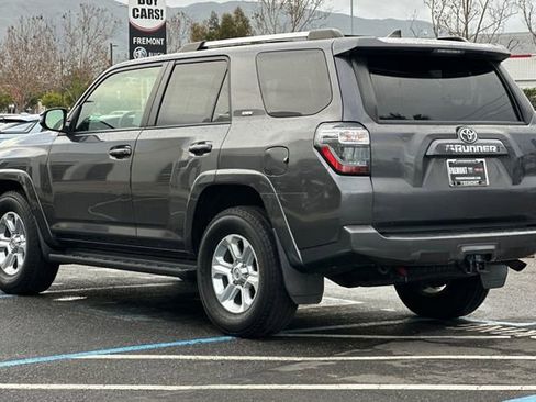 Used 2022 Toyota 4Runner SR5 Premium w/ Moonroof Package image 6