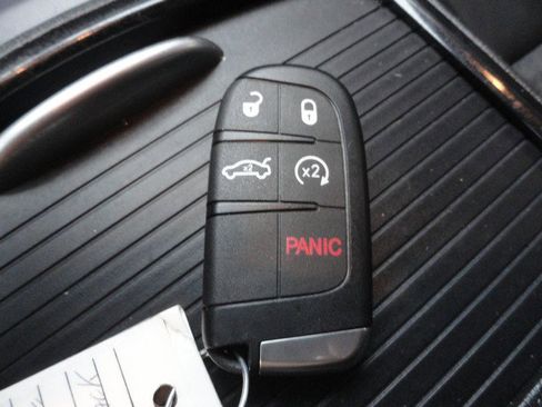 Used 2019 Dodge Charger SXT w/ Blacktop Package image 18