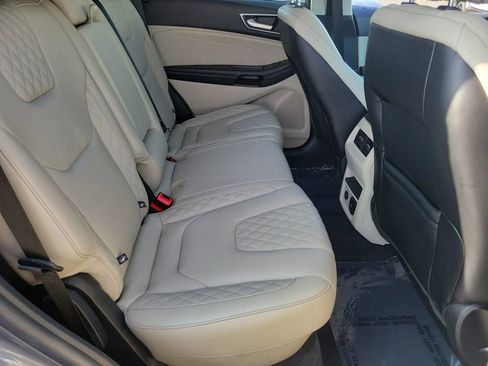 Used 2024 Ford Edge Titanium image 22