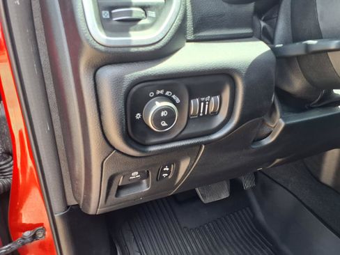 Used 2020 RAM 1500 Laramie w/ Sport Appearance Package AWD/4WD image 14