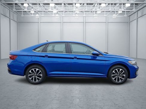 Certified 2023 Volkswagen Jetta S image 7