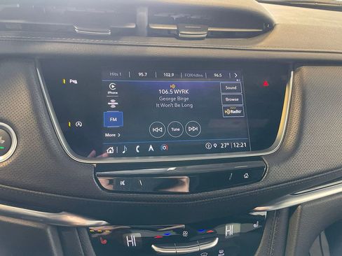 Used 2025 Cadillac XT5 Premium Luxury image 35