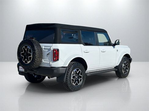 Used 2024 Ford Bronco Outer Banks image 5