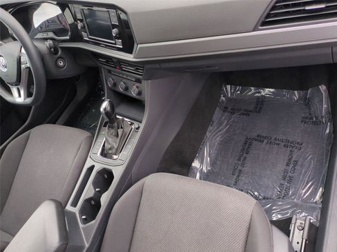 Used 2019 Volkswagen Jetta FWD image 18